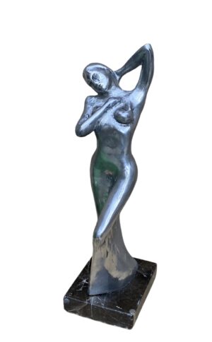 Vero Nóbile - Mujer con vestido