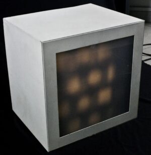 Lote 23 - Horacio García Rossi - “Boite lumiere”